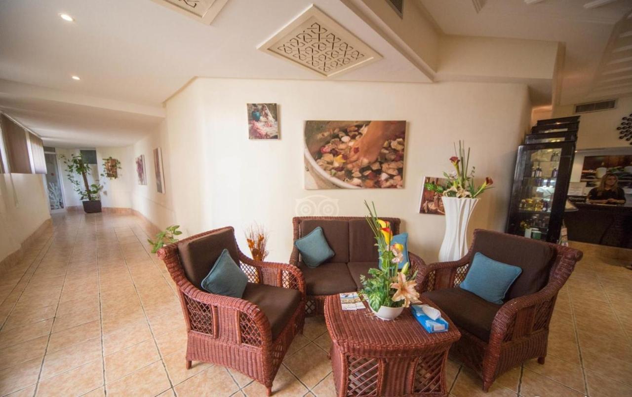 Green Palm Midoun Luaran gambar