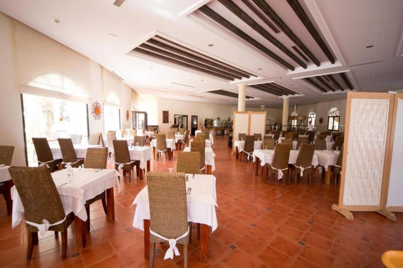 Green Palm Midoun Luaran gambar