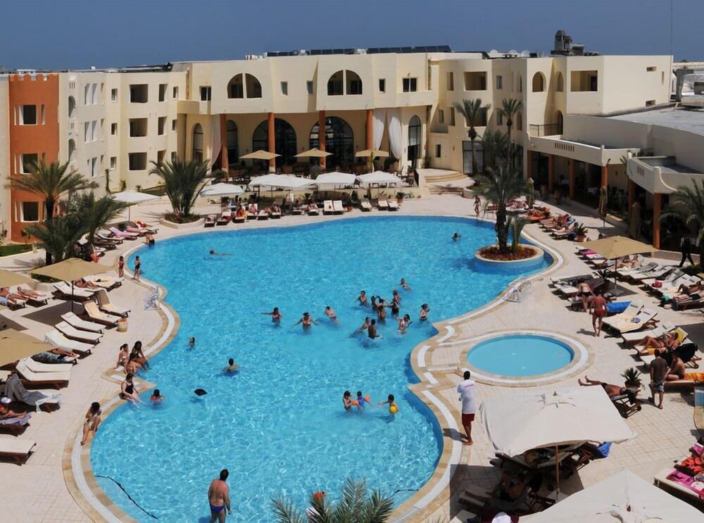 Green Palm Midoun Luaran gambar