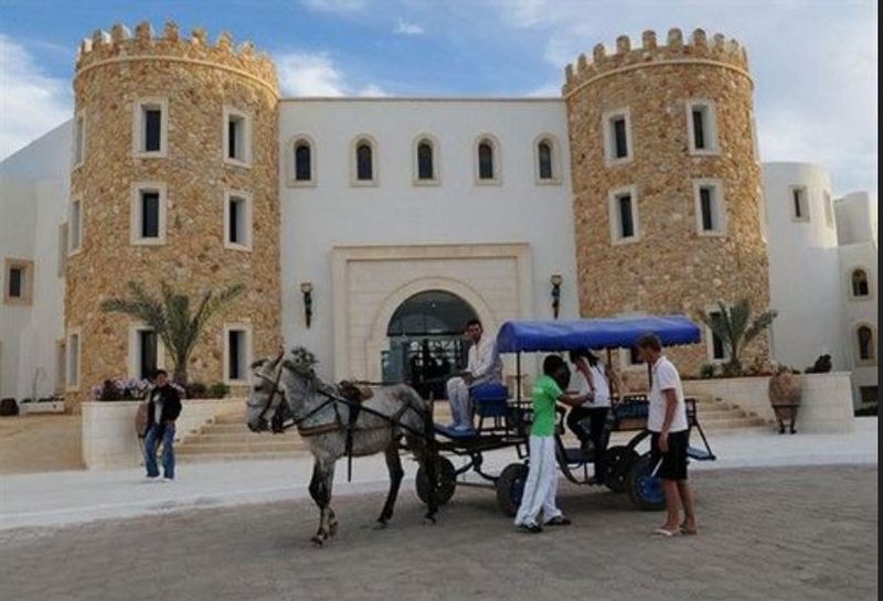 Green Palm Midoun Luaran gambar